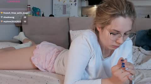 Snapshot of ms_foryou chatting on June 5, 6:52 am Ms ForYOU online show from June 5, 6:52 am