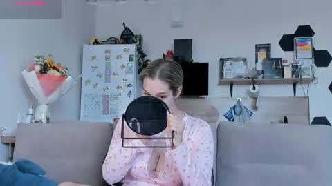 Snapshot of ms_foryou chatting on July 3, 3:18 pm Ms ForYOU online show from July 3, 3:18 pm