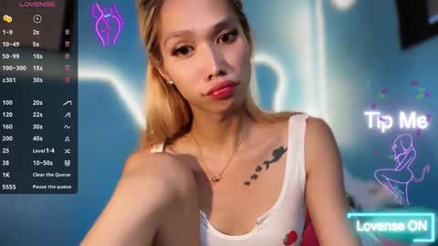 Snapshot of ms_maureenx69x chatting on May 21, 9:33 pm ms_maureenx69x online show from May 21, 9:33 pm