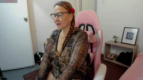 Snapshot of ms_samanta chatting on May 5, 11:07 am ms_samanta online show from May 5, 11:07 am