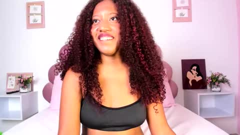 Snapshot of ms_zozi_ chatting on March 3, 2:12 pm Ms zozi online show from March 3, 2:12 pm