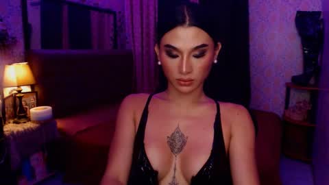 Snapshot of msasianbigcockts chatting on December 10, 9:33 am Thea online show from December 10, 9:33 am