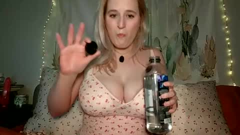 Snapshot of msclairewhatever chatting on June 25, 4:00 pm msclairewhatever online show from June 25, 4:00 pm