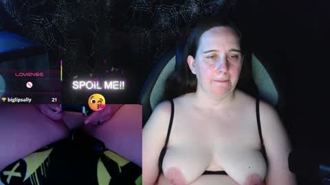 MsGamerGirl69 online show from April 30, 4:52 am