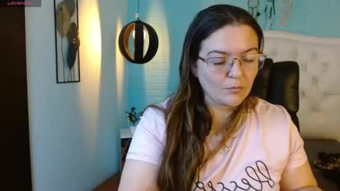 Snapshot of msjossie chatting on May 20, 3:24 am Jossie online show from May 20, 3:24 am