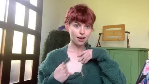 Snapshot of msprissylynx chatting on November 17, 1:50 pm Adela Rose MsPrissyLynx online show from November 17, 1:50 pm