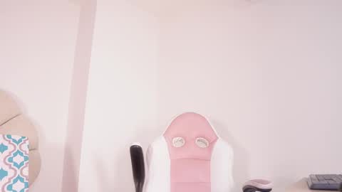 Manuela  online show from October 28, 3:10 am