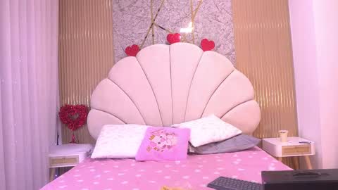 Manuela  online show from February 28, 3:18 am