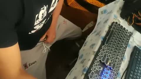 Snapshot of muchachosam chatting on December 14, 6:56 pm zenon online show from December 14, 6:56 pm