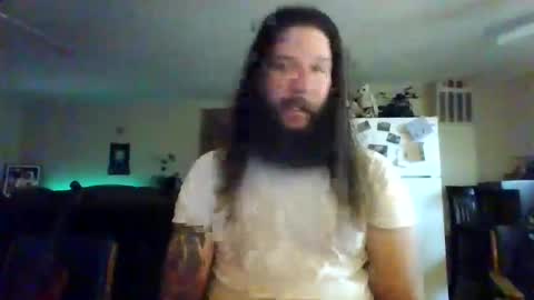 Snapshot of mudge chatting on February 5, 3:23 am Mudge online show from February 5, 3:23 am