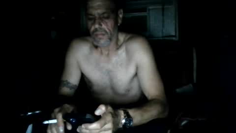 Snapshot of muffdiver718 chatting on August 6, 8:05 am Muffdiver online show from August 6, 8:05 am