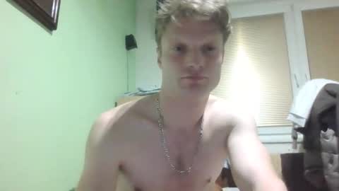 Snapshot of mugis420 chatting on January 17, 10:56 pm mugis420 online show from January 17, 10:56 pm