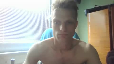 Snapshot of mugis420 chatting on June 20, 1:47 pm mugis420 online show from June 20, 1:47 pm