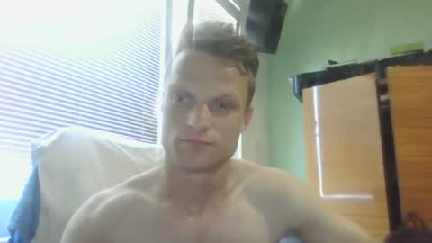 Snapshot of mugis420 chatting on June 28, 8:20 am mugis420 online show from June 28, 8:20 am