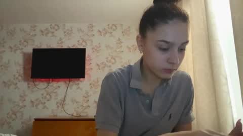 Tia online show from February 19, 7:59 am