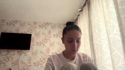 Tia online show from April 24, 8:06 am