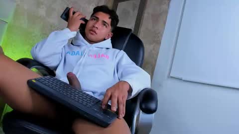 Snapshot of muichiro_tokito1 chatting on December 23, 8:22 am muichiro tokito1 online show from December 23, 8:22 am