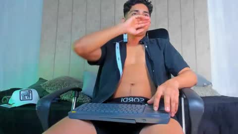 Snapshot of muichiro_tokito1 chatting on January 26, 8:03 am muichiro tokito1 online show from January 26, 8:03 am