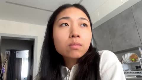 Mia online show from March 6, 3:36 am