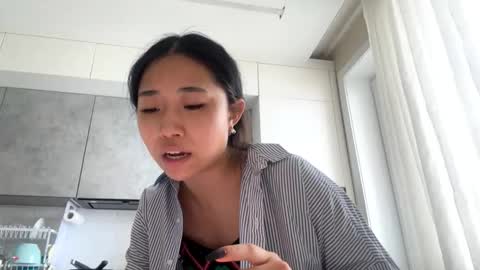 Mia online show from March 16, 3:34 am