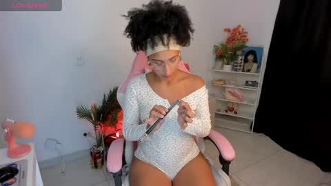 HEY GUYS IF YOU LIKE SEXY SHOW YOU ARE IN THE CORRECT PLACE CU WENESDAY PVT OPEN   TRANSMISSION TIME 5 PM - 10 PM COLOMBIA online show from April 13, 1:00 am