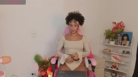 HEY GUYS IF YOU LIKE SEXY SHOW YOU ARE IN THE CORRECT PLACE CU WENESDAY PVT OPEN   TRANSMISSION TIME 5 PM - 10 PM COLOMBIA online show from May 5, 1:46 am