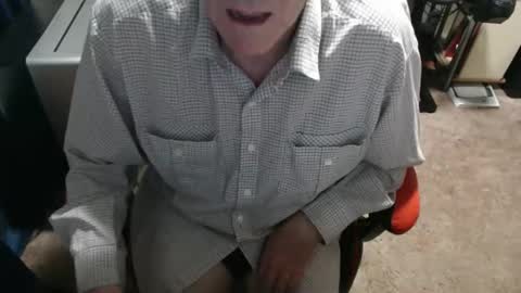 Snapshot of mulldoon1950 chatting on January 6, 3:10 am mulldoon1950 online show from January 6, 3:10 am