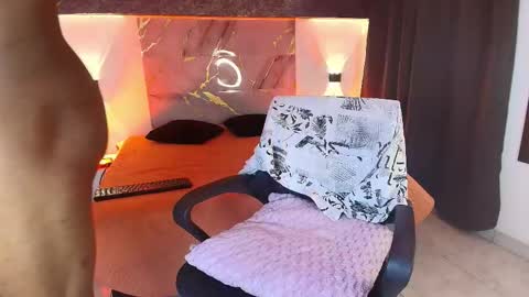 Muller Asher online show from November 8, 6:02 am