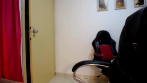Snapshot of multiorgasmic_6 chatting on October 1, 12:27 am Dani and Alex online show from October 1, 12:27 am