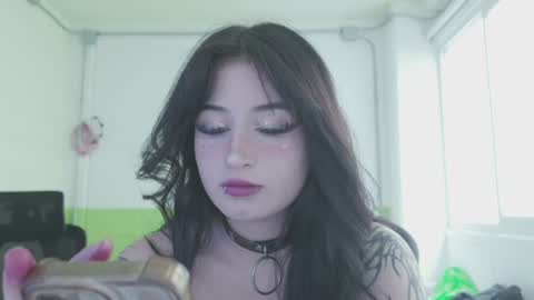 kimi- independent model online show from June 21, 11:29 pm