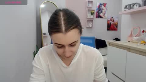 muriel_elvin online show from December 1, 6:18 am