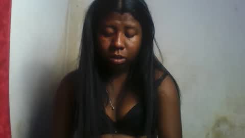 murielleee online show from May 8, 8:19 am