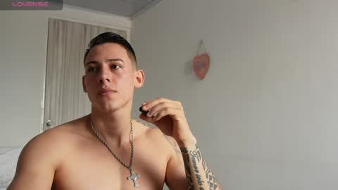 muscle_king_cum online show from April 25, 3:42 pm