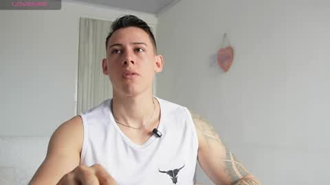 muscle_king_cum online show from April 28, 1:38 pm
