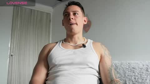 Snapshot of muscle_king_cum chatting on May 19, 2:45 pm muscle_king_cum online show from May 19, 2:45 pm