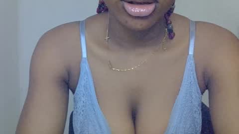 muscle_queen0 online show from March 6, 10:23 am