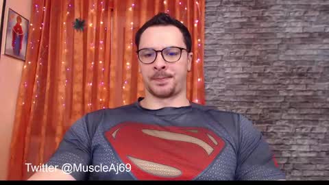 Snapshot of muscleaj69 chatting on December 17, 4:53 pm AJ online show from December 17, 4:53 pm