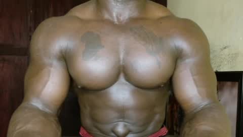 Snapshot of musclegodsammy23 chatting on March 21, 12:59 am musclegod23 online show from March 21, 12:59 am