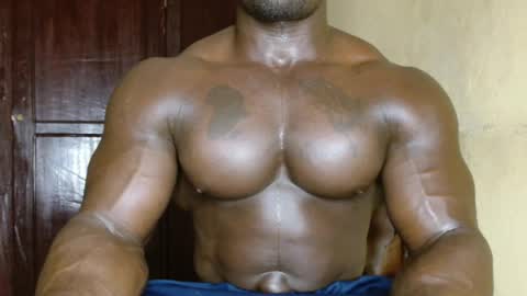 Snapshot of musclegodsammy23 chatting on March 25, 1:11 am musclegod23 online show from March 25, 1:11 am