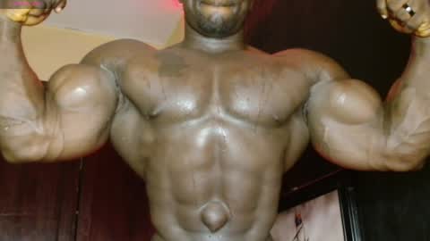 Snapshot of musclegodsammy23 chatting on April 6, 9:10 am musclegod23 online show from April 6, 9:10 am