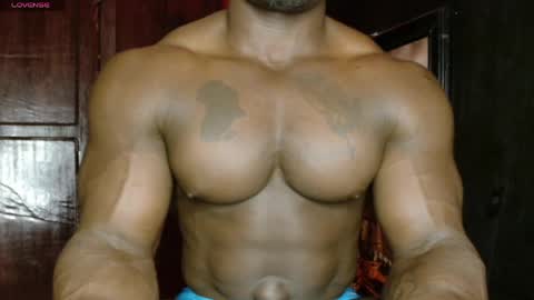 Snapshot of musclegodsammy23 chatting on April 8, 9:09 am musclegod23 online show from April 8, 9:09 am