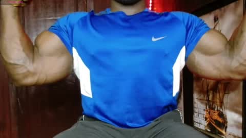 Snapshot of musclegodsammy23 chatting on April 9, 9:47 am musclegod23 online show from April 9, 9:47 am