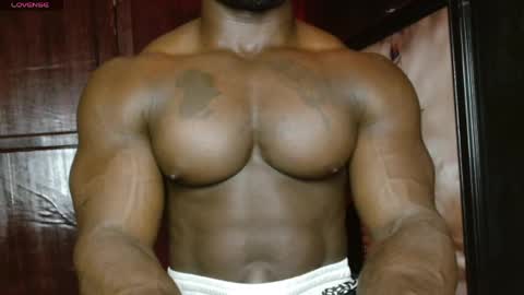 Snapshot of musclegodsammy23 chatting on April 15, 2:51 am musclegod23 online show from April 15, 2:51 am