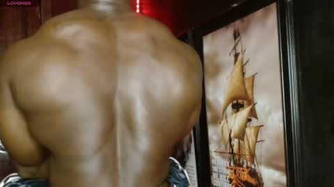 Snapshot of musclegodsammy23 chatting on April 17, 1:19 am musclegod23 online show from April 17, 1:19 am