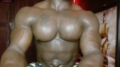Snapshot of musclegodsammy23 chatting on April 21, 1:42 am musclegod23 online show from April 21, 1:42 am