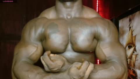 Snapshot of musclegodsammy23 chatting on April 28, 2:27 am musclegod23 online show from April 28, 2:27 am