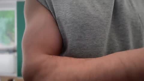 musclehair3 online show from April 8, 10:48 am