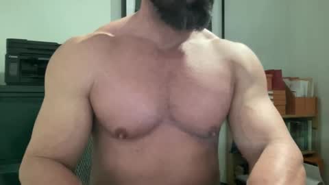 Snapshot of musclelogan chatting on November 6, 4:30 pm Logan online show from November 6, 4:30 pm