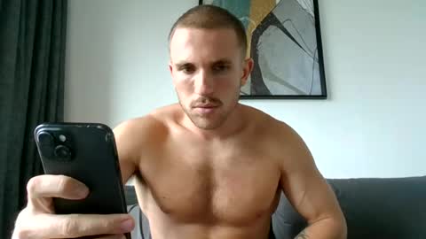muscleshow00 online show from July 8, 9:36 am