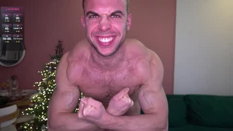 Snapshot of muscularfriend chatting on January 24, 10:11 am Ivan online show from January 24, 10:11 am